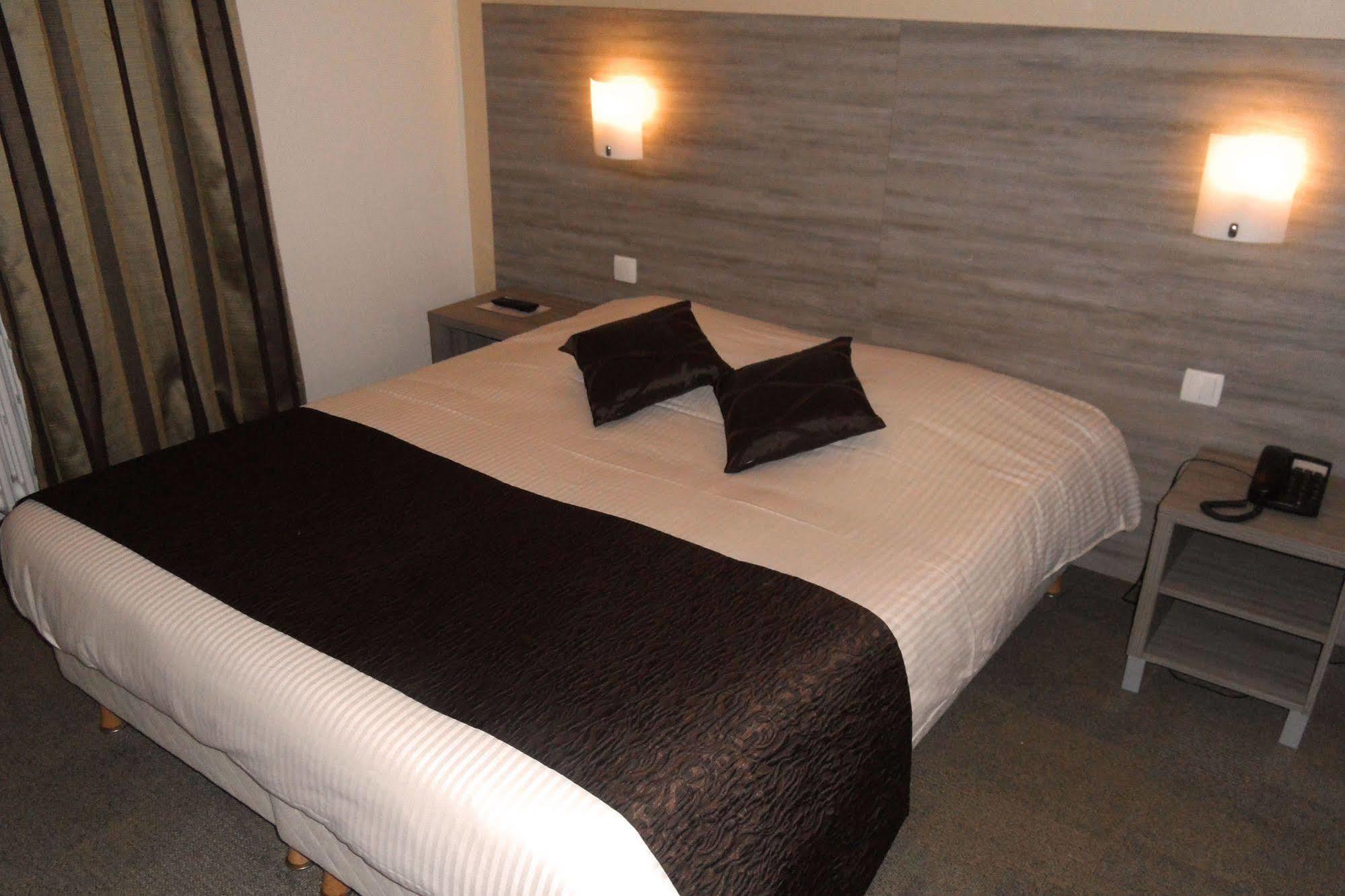 Cecil Gare Hotel
